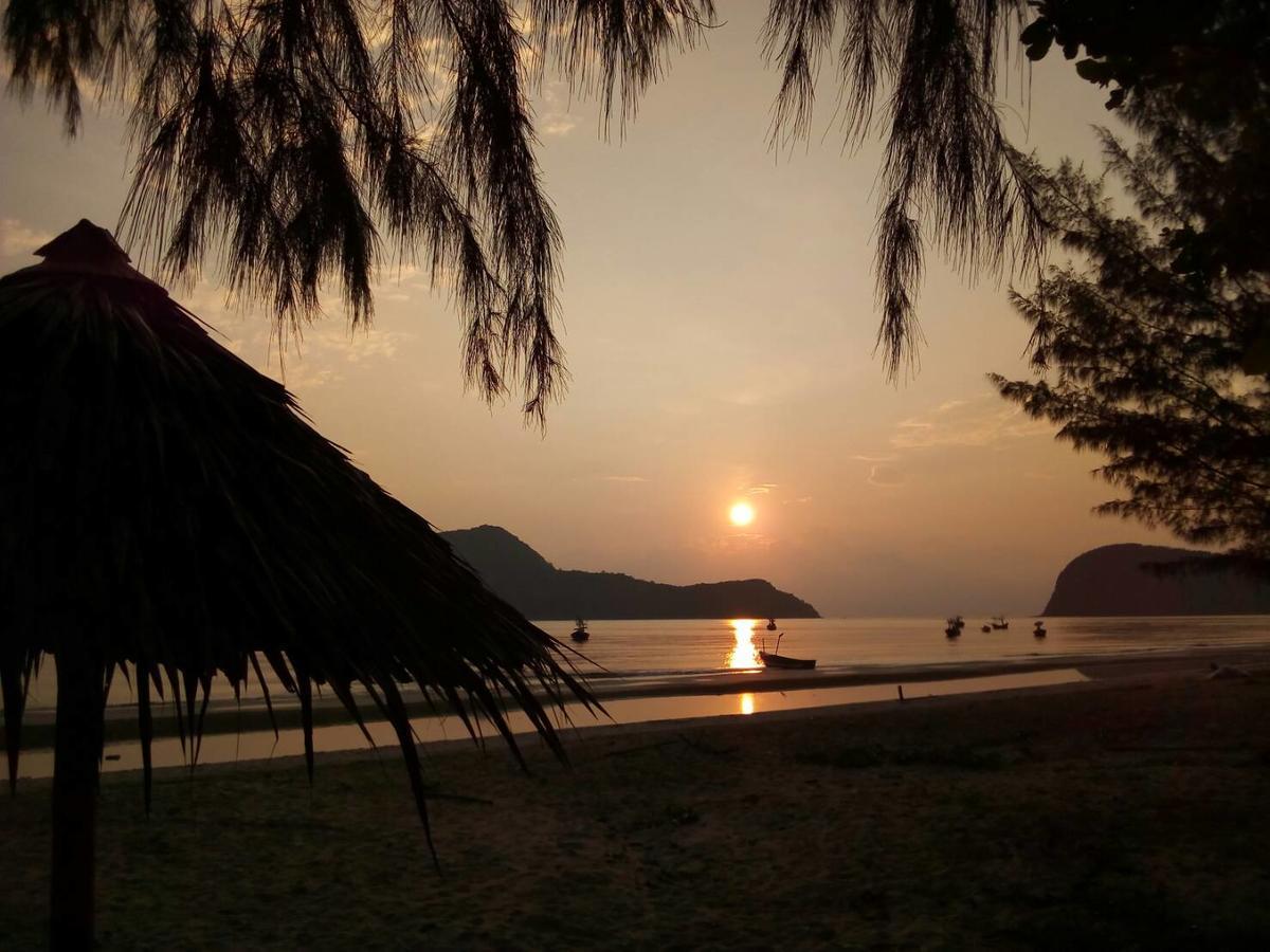 Blue Beach Resort Sam Roi Yot Exterior photo